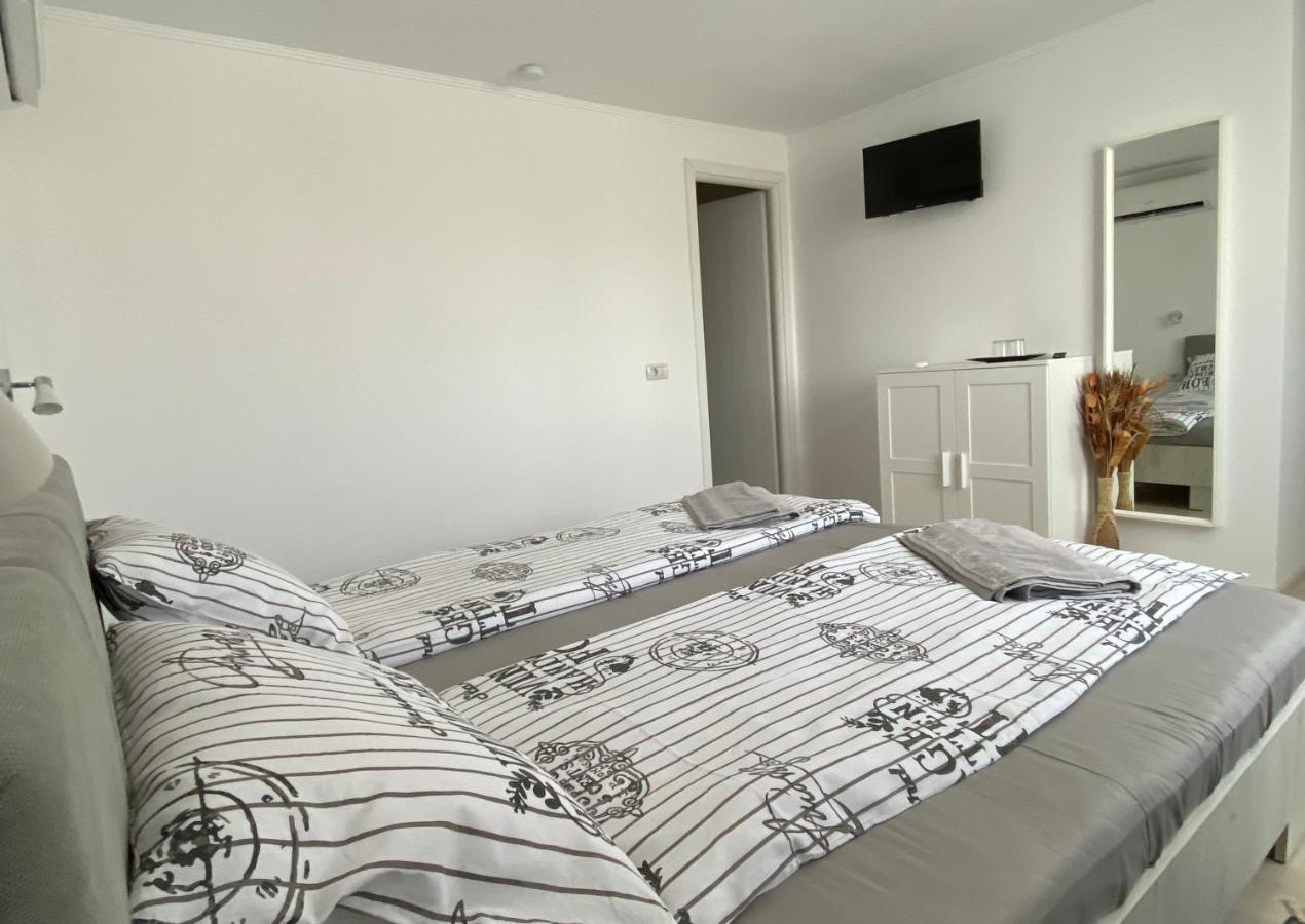 Four Rooms Curtea de Argeş Exteriér fotografie